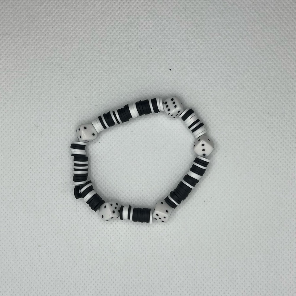 Bracelets Set of 3 handmade Black and White Beaded Bracelets - Picture 4 of 5